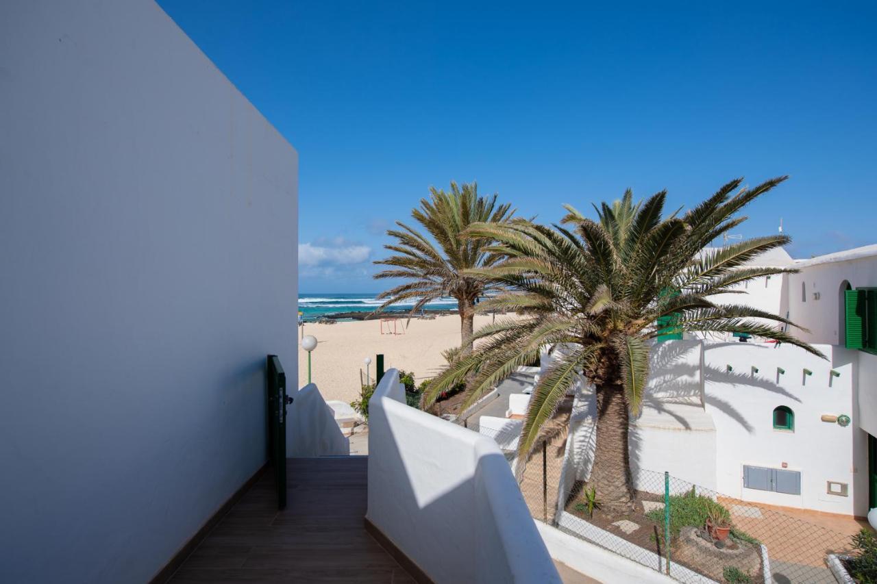 לה אוליבה Homeforguest Modern And New Beachfront Apartment מראה חיצוני תמונה