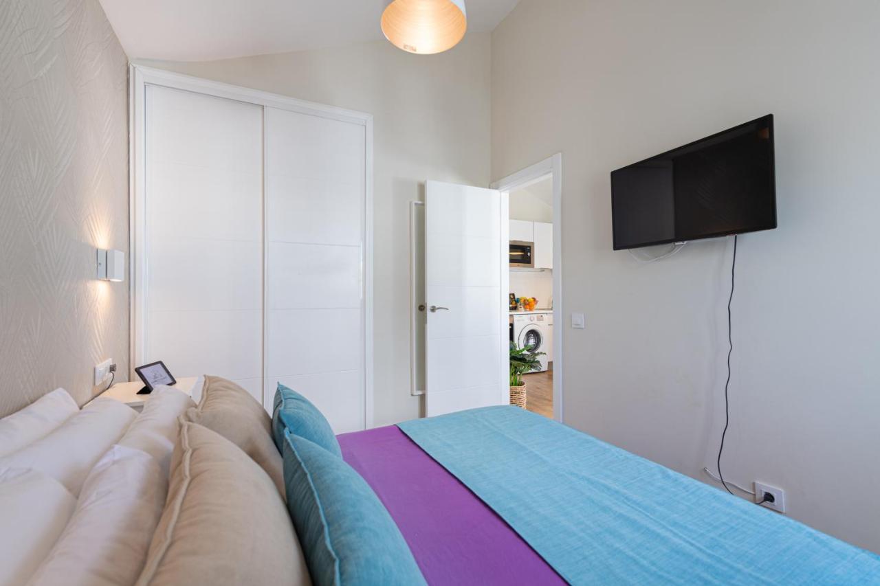 לה אוליבה Homeforguest Modern And New Beachfront Apartment מראה חיצוני תמונה